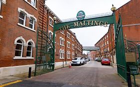 Platform City Theatre Studio With Secure Parking
